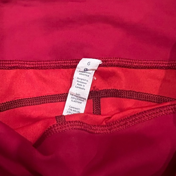 Lululemon snakeskin red leggings size 6 - Picture 6 of 6
